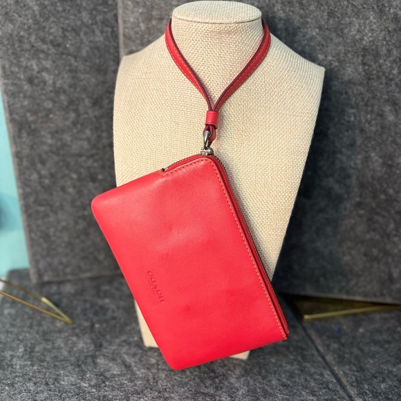 Disney x Coach Mickey Mouse Wristlet - Picture 2 of 7